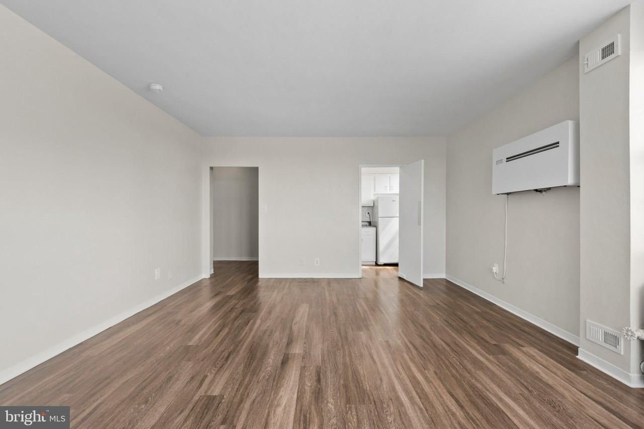 116 W University Pkwy #1018 - Photo 7 of 27