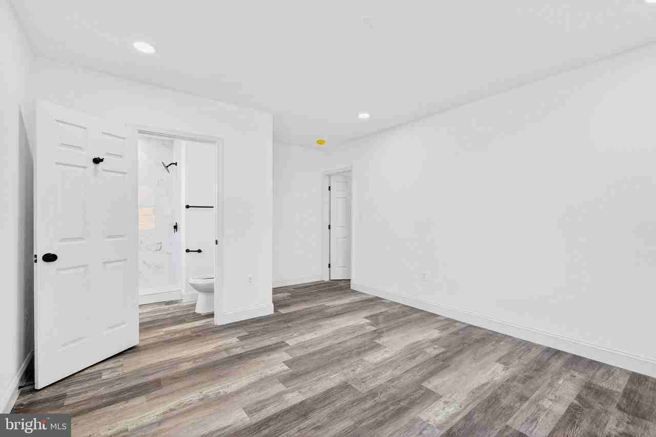 2500 W Franklin St - Photo 5 of 32