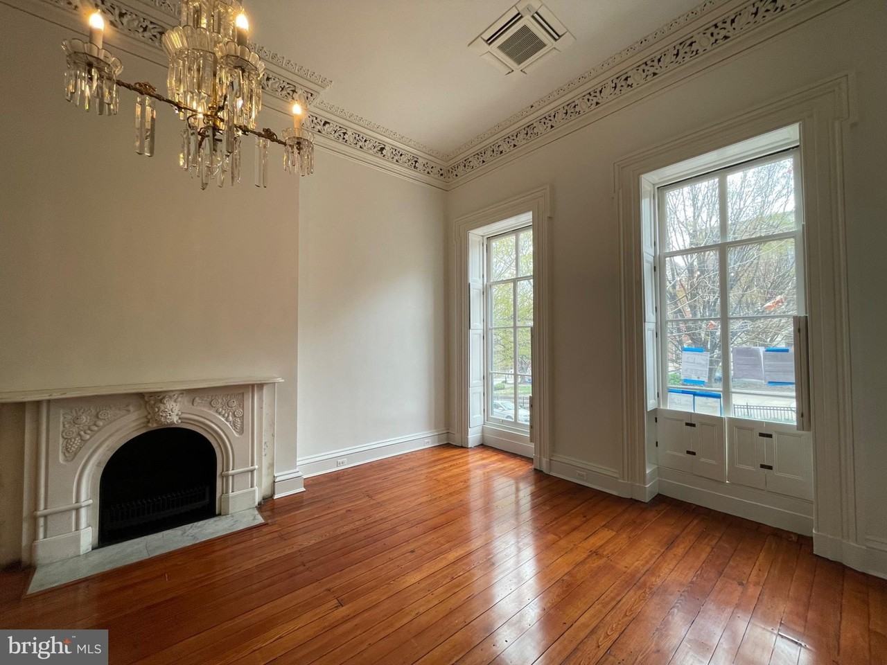 18 E Mount Vernon Pl #3 - Photo 6 of 23