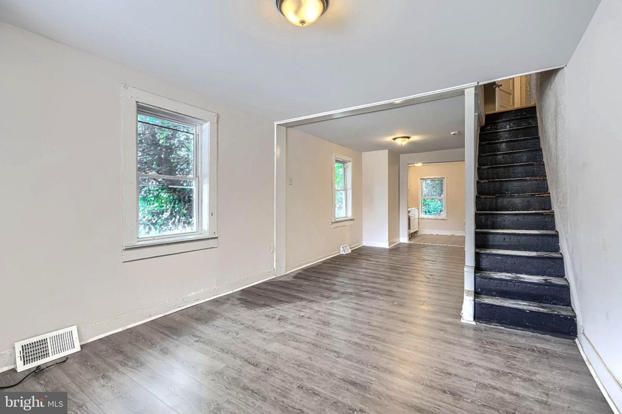7621 Cypress Ave - Photo 3 of 18