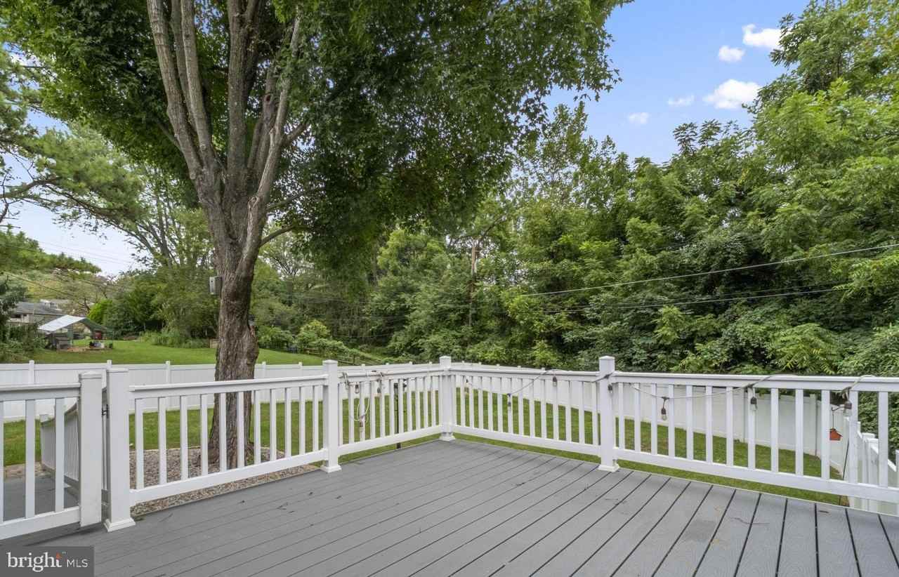 102 Greenmeadow Dr - Photo 3 of 22