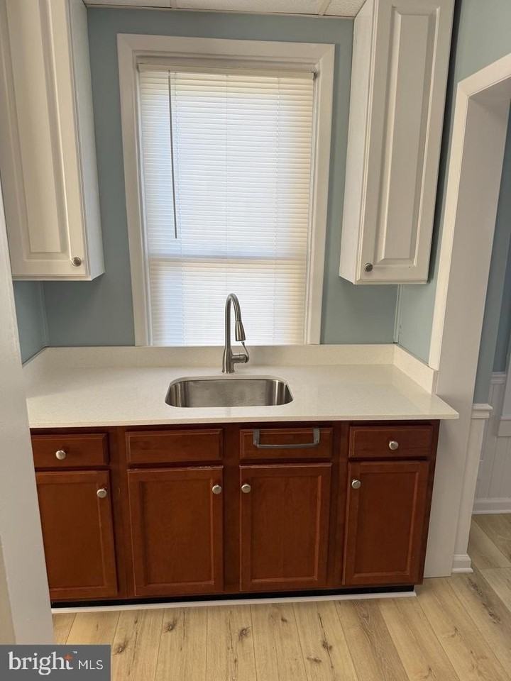 301 Washington St #1 - Photo 4 of 5