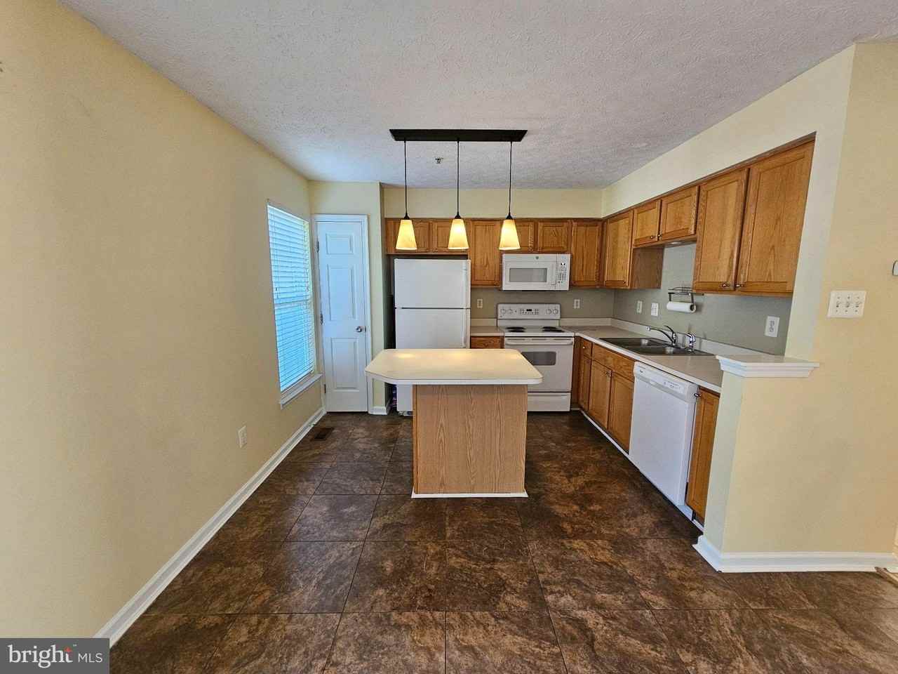 4927 Bristle Cone Cir - Photo 2 of 22