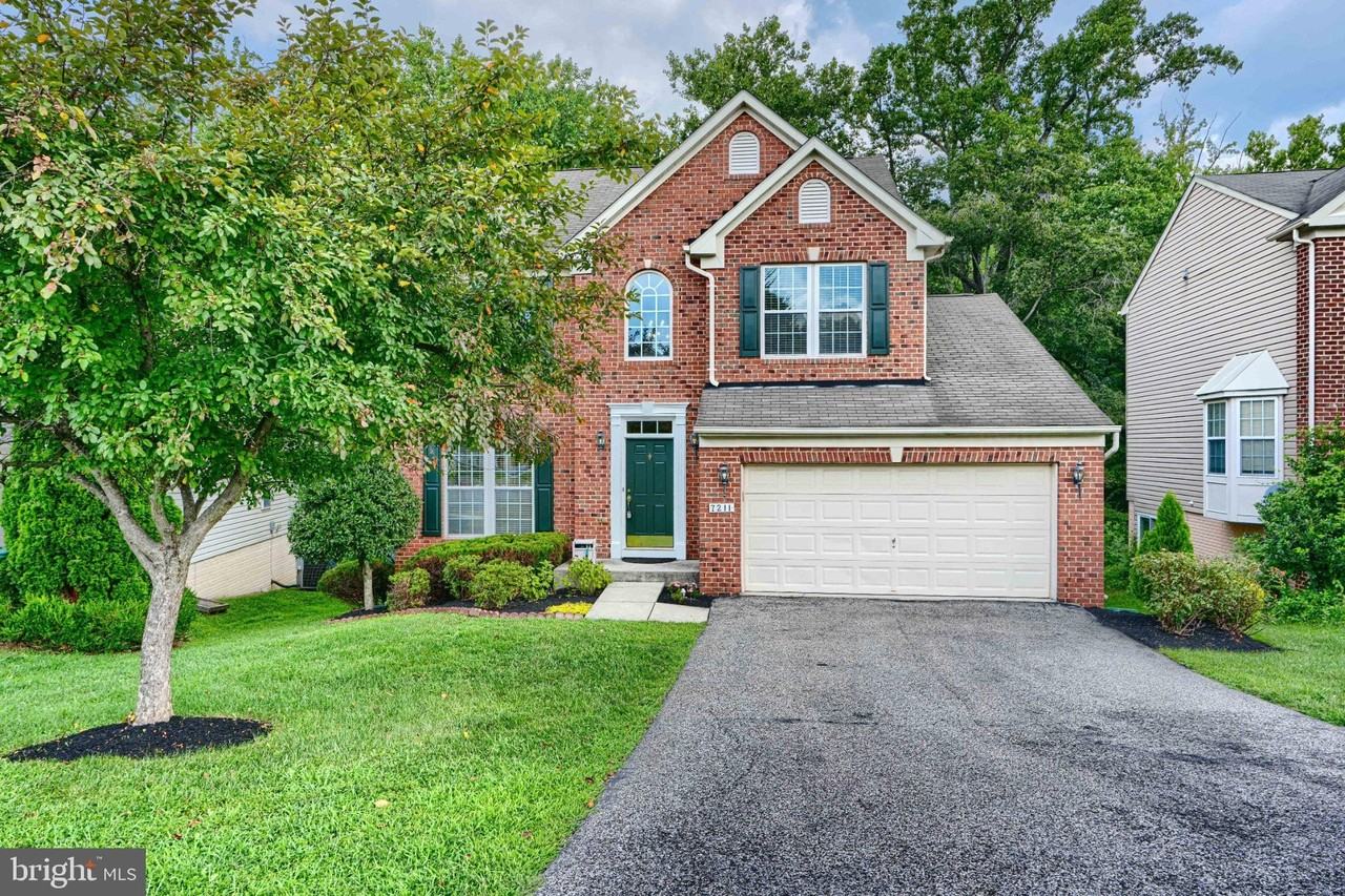7211 Lyndsey Way - Photo 2 of 41
