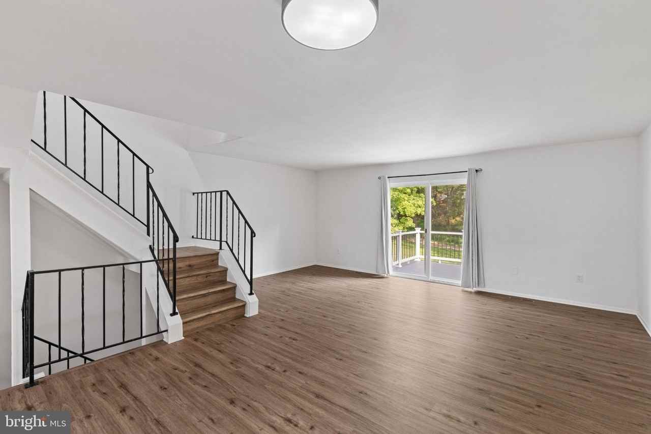 6082 Majors Ln - Photo 5 of 29