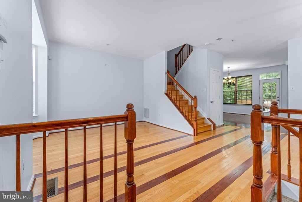 10010 Juniper Dr - Photo 2 of 25