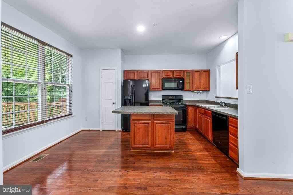 10010 Juniper Dr - Photo 4 of 25