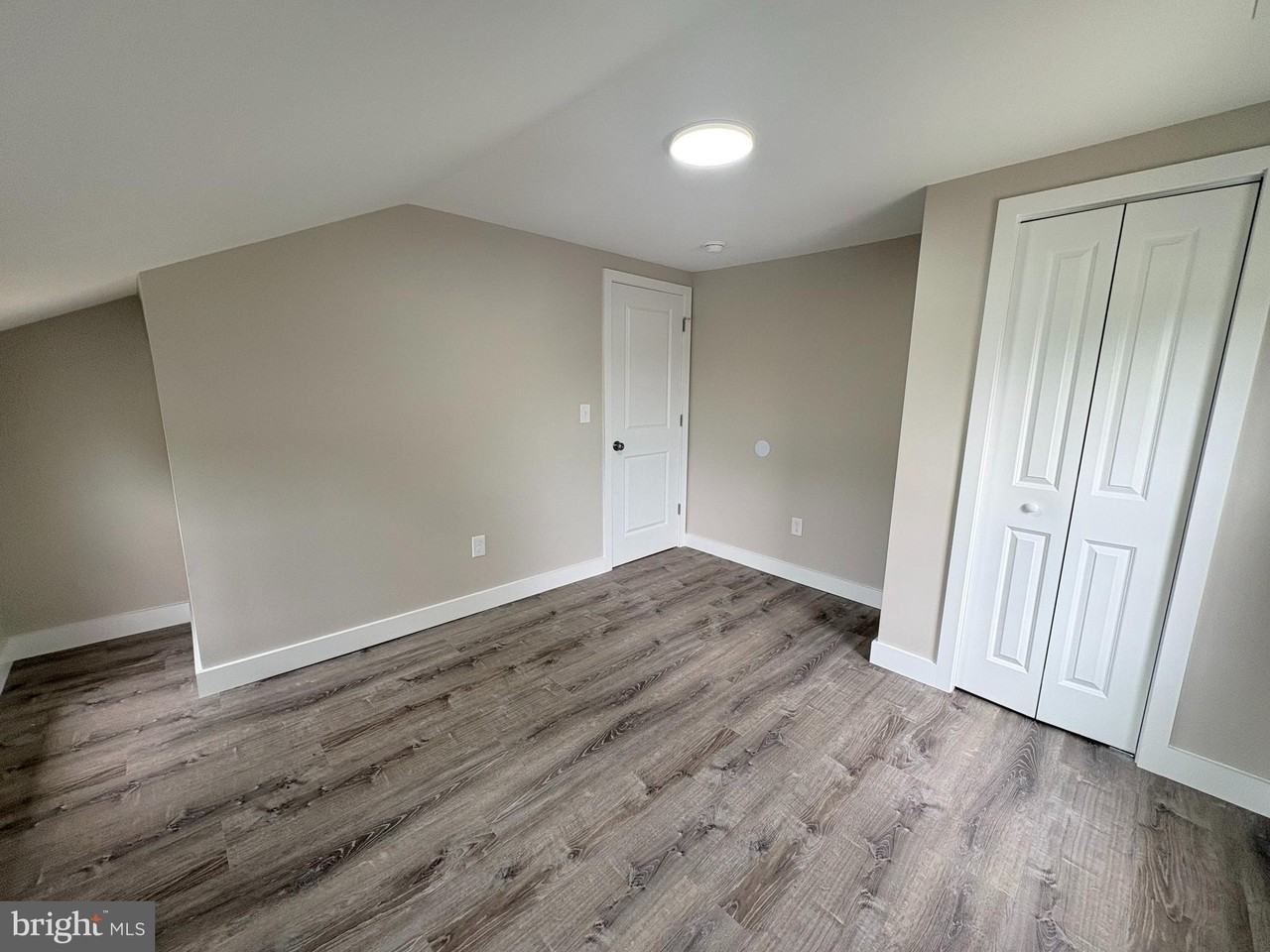 825 W 3rd St - Photo 7 of 20