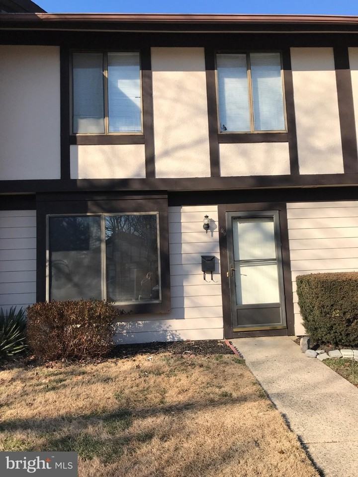 109 Poplar Ct - Photo 2 of 10