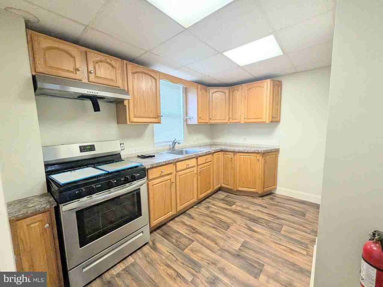 7 Dresser Ave #B - Photo 4 of 11