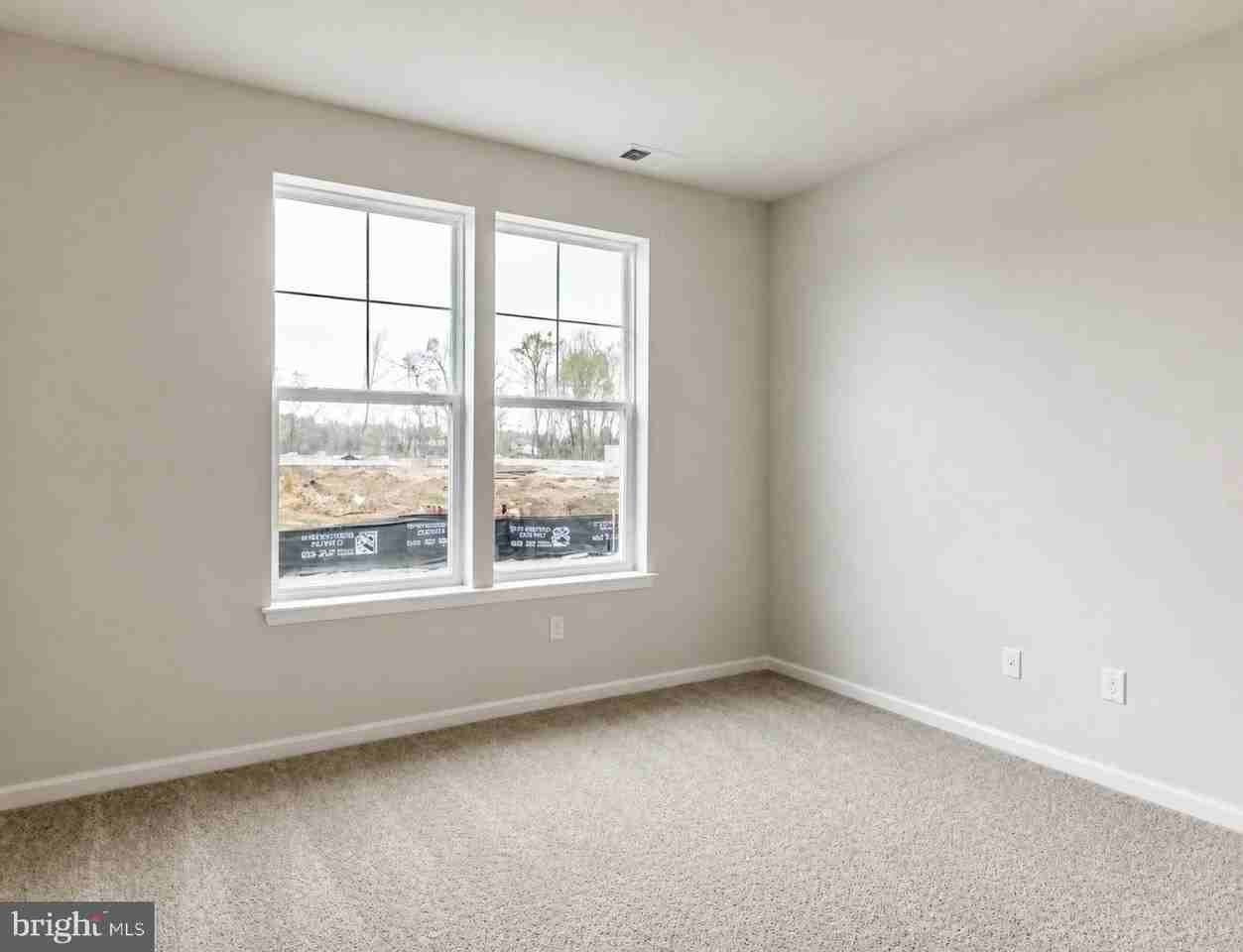 45 Morley Blvd - Photo 6 of 17