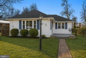 featured image of 20 E Landing Rd