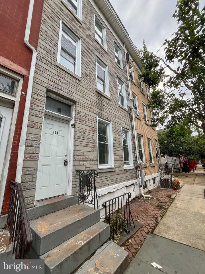 412 Lamberton St - Photo 2 of 15