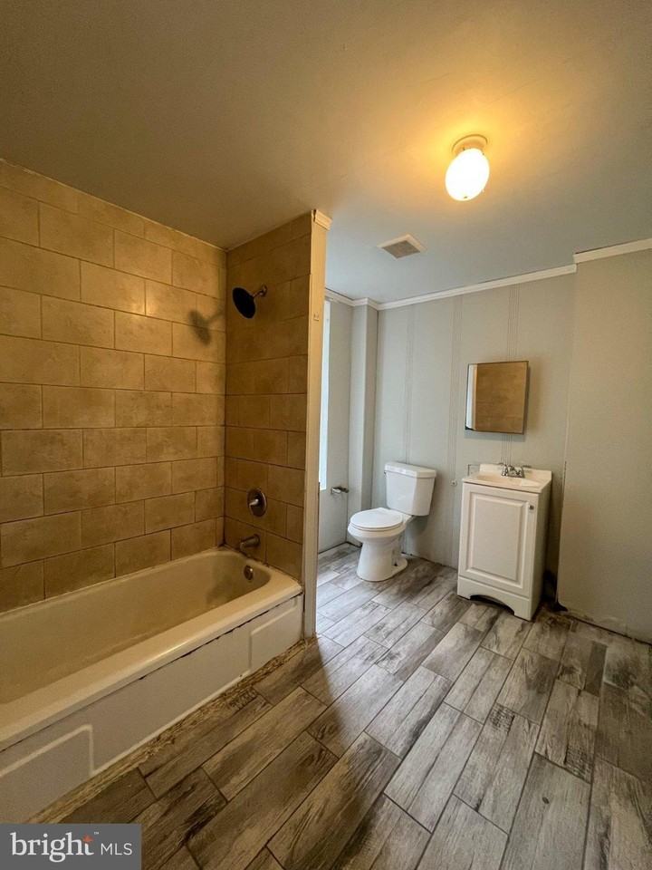 412 Lamberton St - Photo 4 of 15