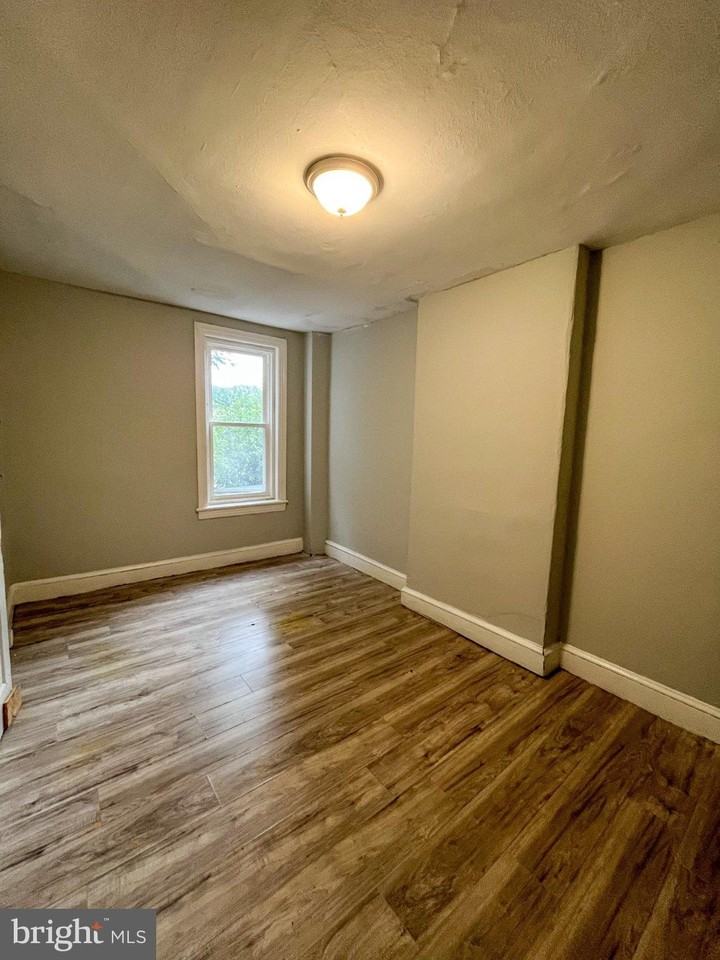 412 Lamberton St - Photo 7 of 15