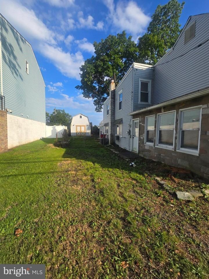1232 Pine Grove St - Photo 3 of 5