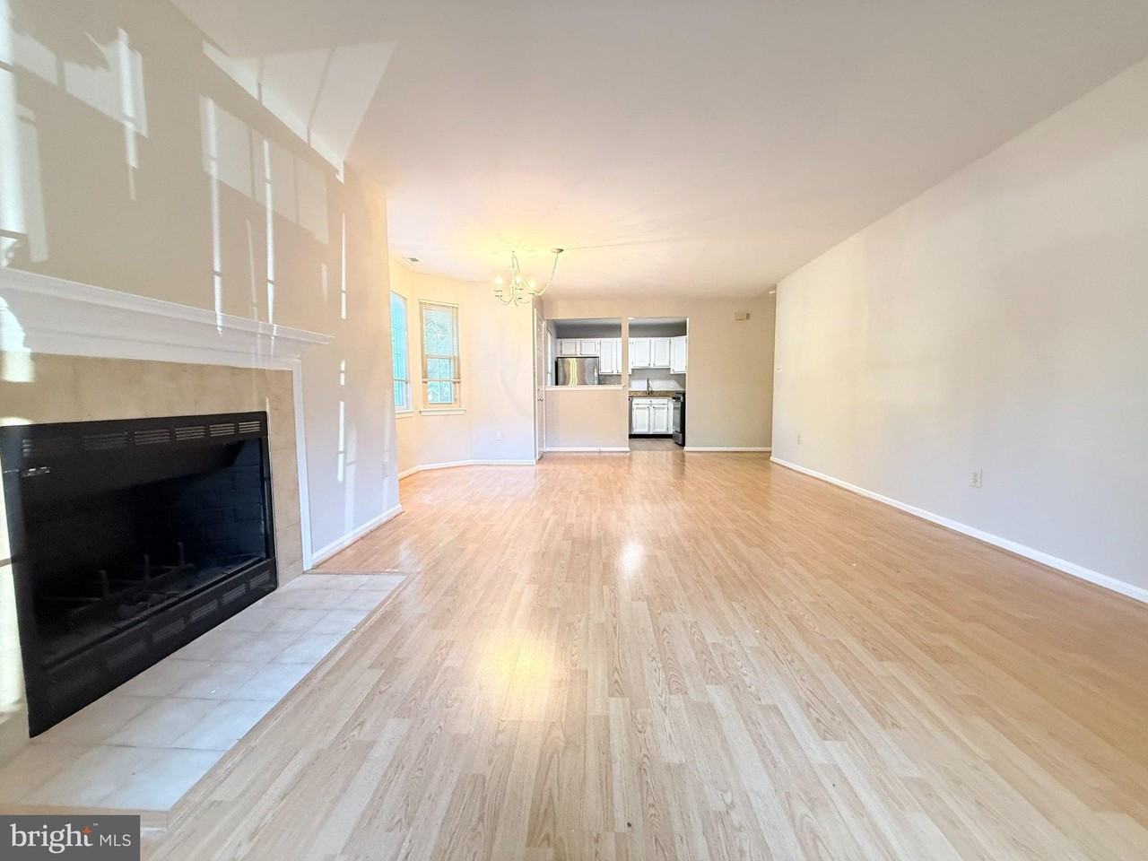 3601 Waltham Ct - Photo 2 of 14