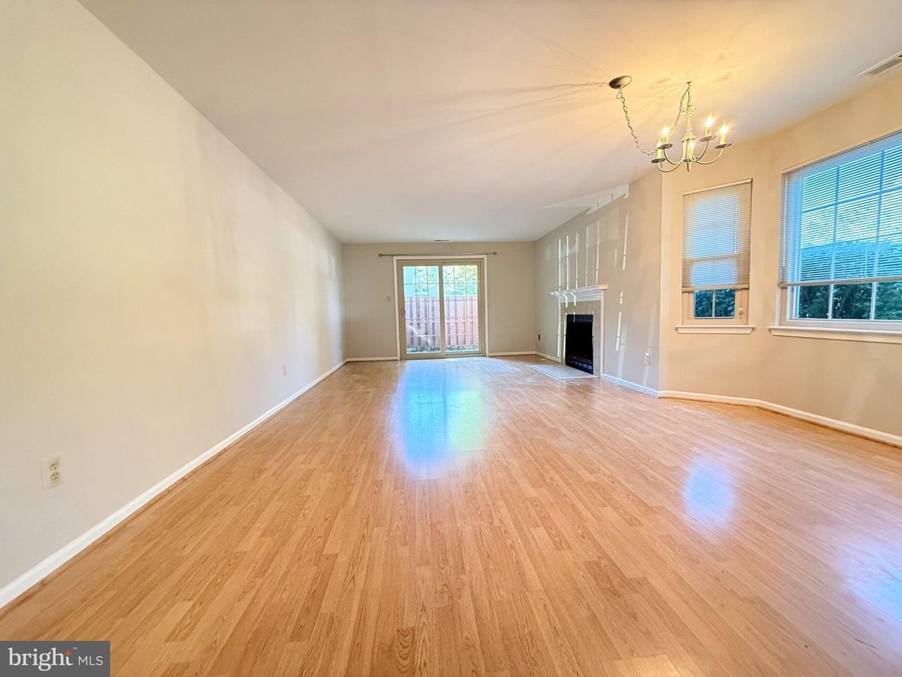 3601 Waltham Ct - Photo 3 of 14