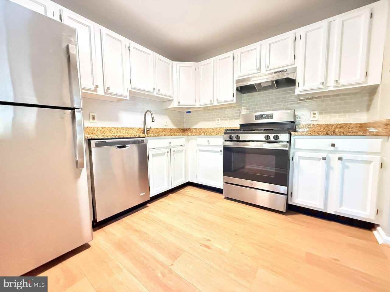 3601 Waltham Ct - Photo 4 of 14