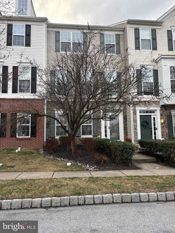 1803 Darlington Ln - Photo 2 of 22