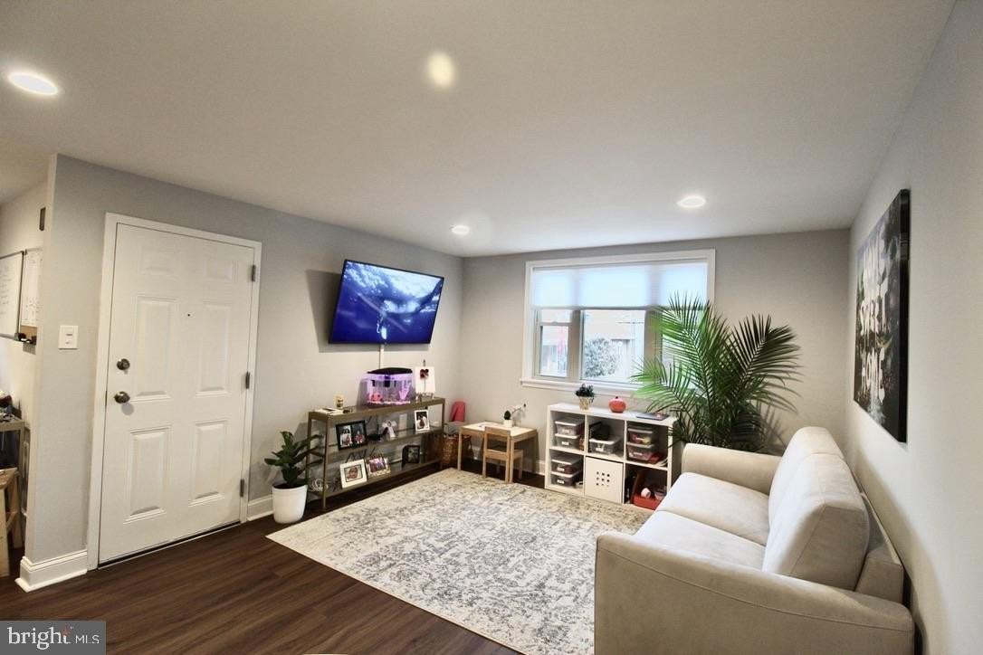 829 Spruce St #FL1 - Photo 4 of 15