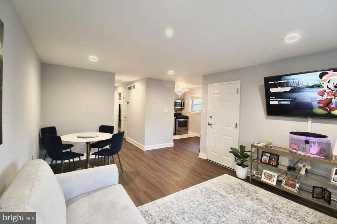 829 Spruce St #FL1 - Photo 6 of 15