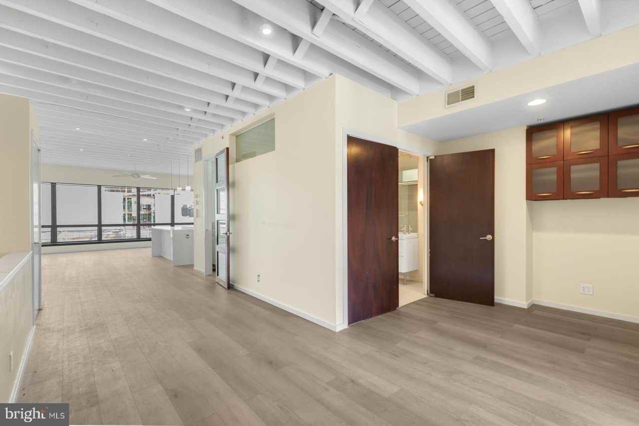 2520 E Hagert St #2 - Photo 4 of 30