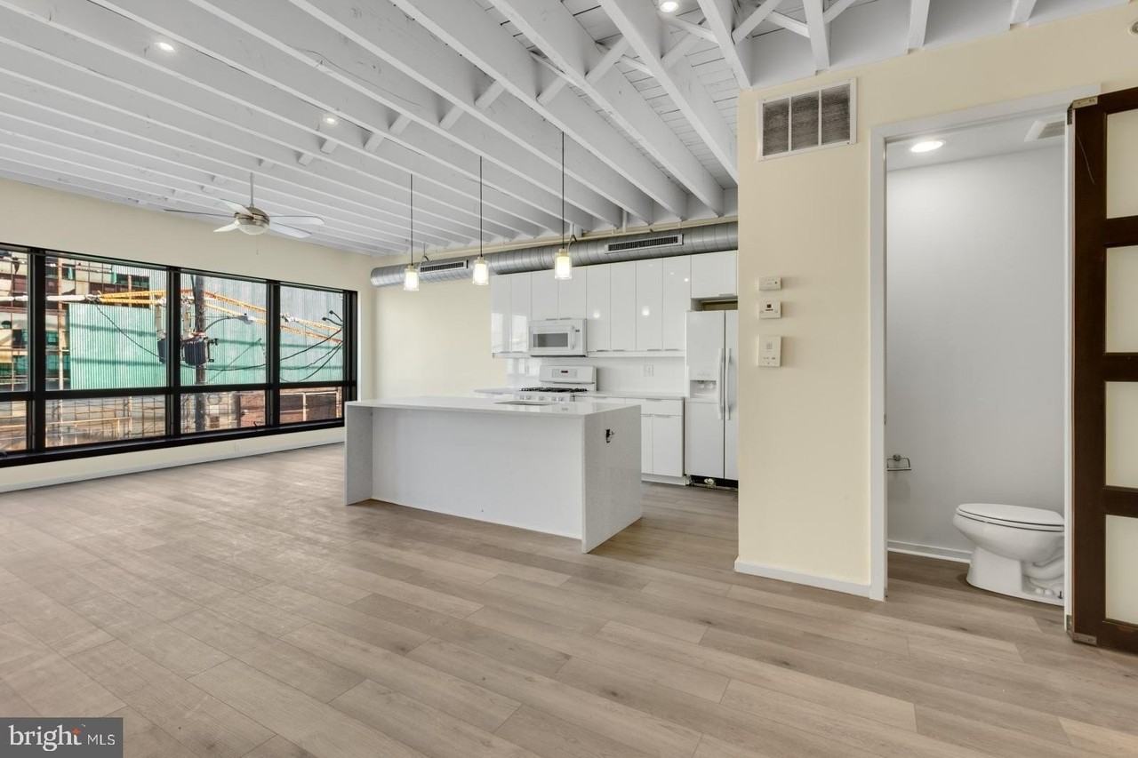 2520 E Hagert St #2 - Photo 6 of 30