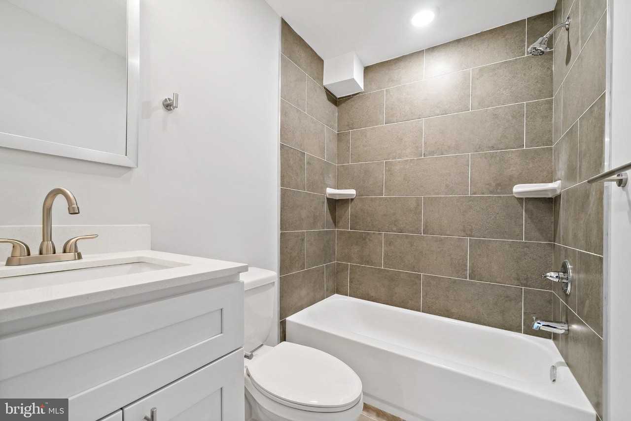 1533 N 2nd St #1B - Photo 6 of 17