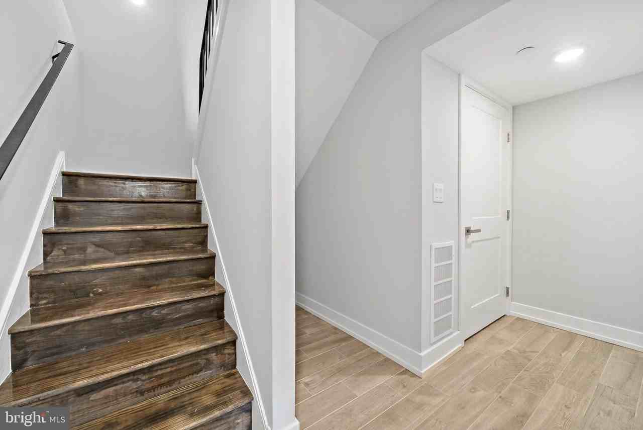 1533 N 2nd St #1B - Photo 7 of 17