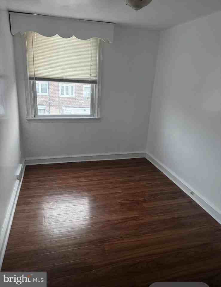 8018 Fayette St - Photo 4 of 10