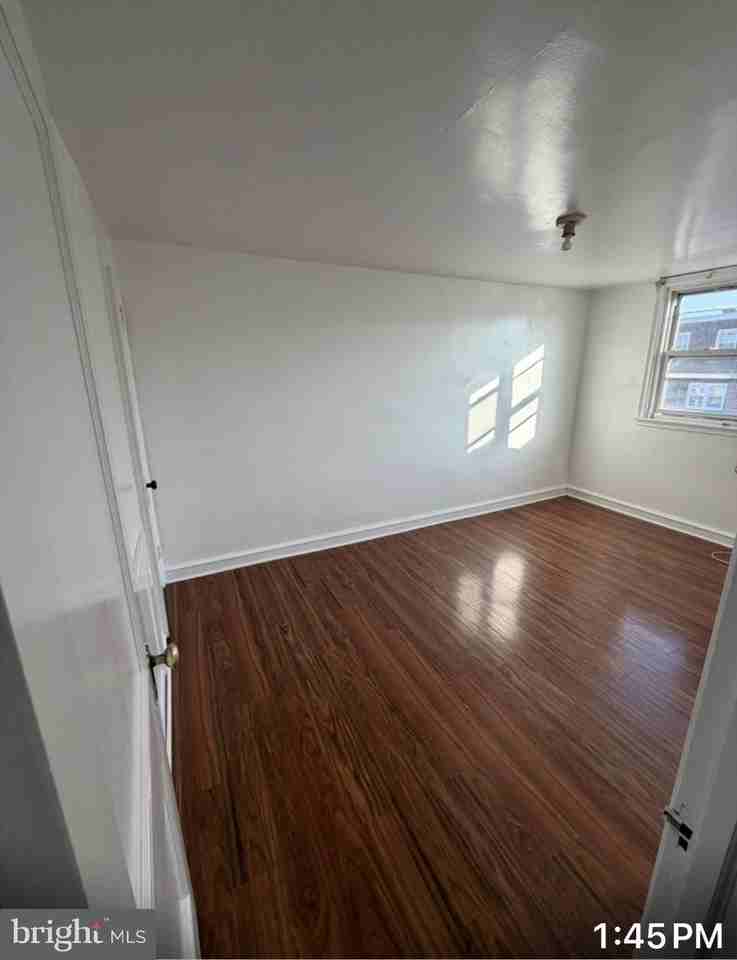 8018 Fayette St - Photo 5 of 10