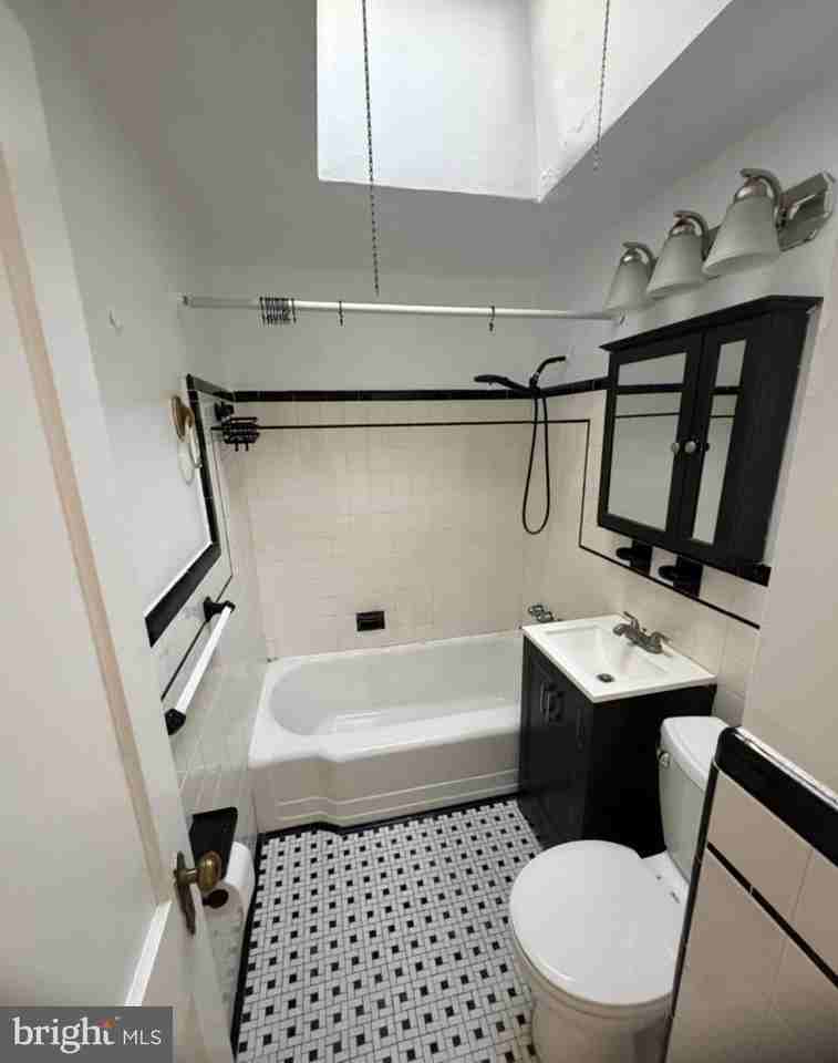 8018 Fayette St - Photo 7 of 10