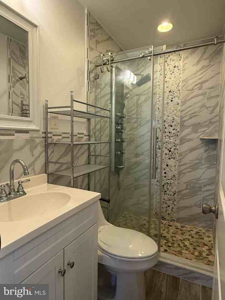 1510 N 17th St #2F - Photo 5 of 6