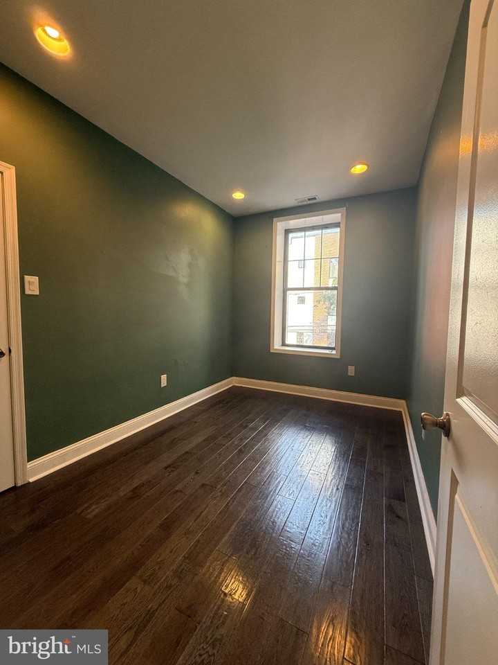 1510 N 17th St #2F - Photo 6 of 6