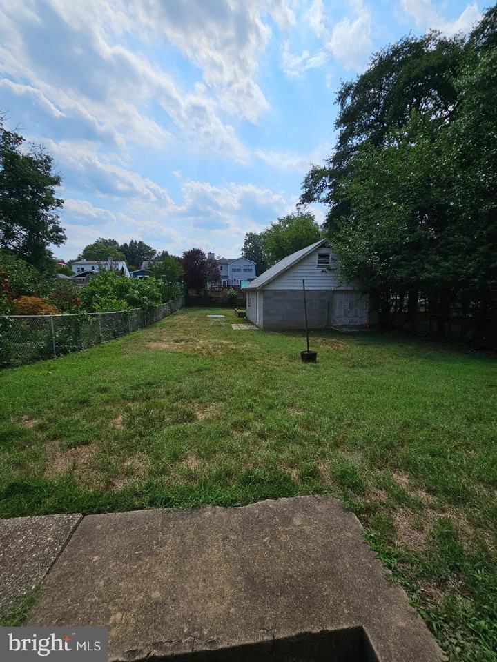 626 N George Mason Dr - Photo 4 of 40