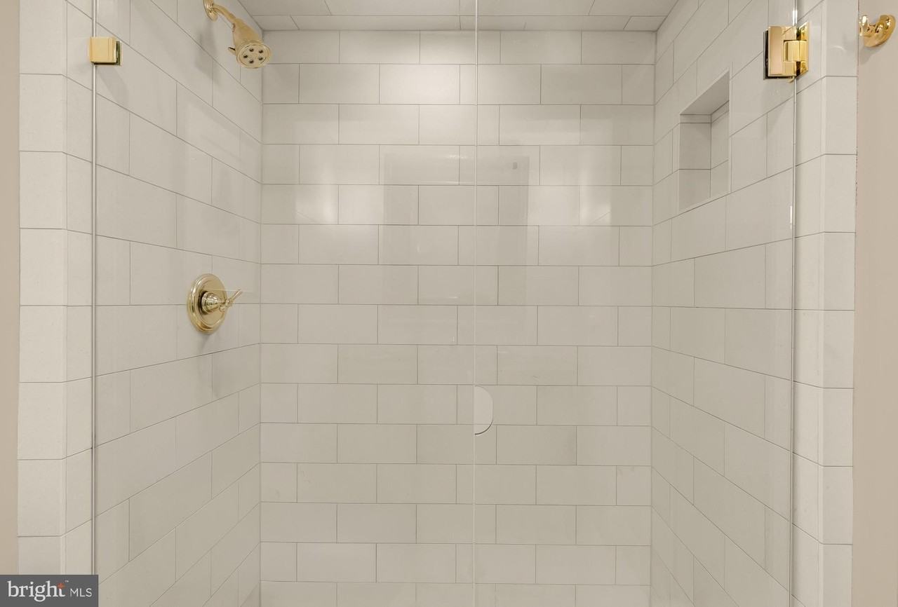 125 N Lee St - Photo 7 of 21