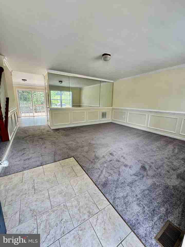 104 Eastside Ln - Photo 2 of 20