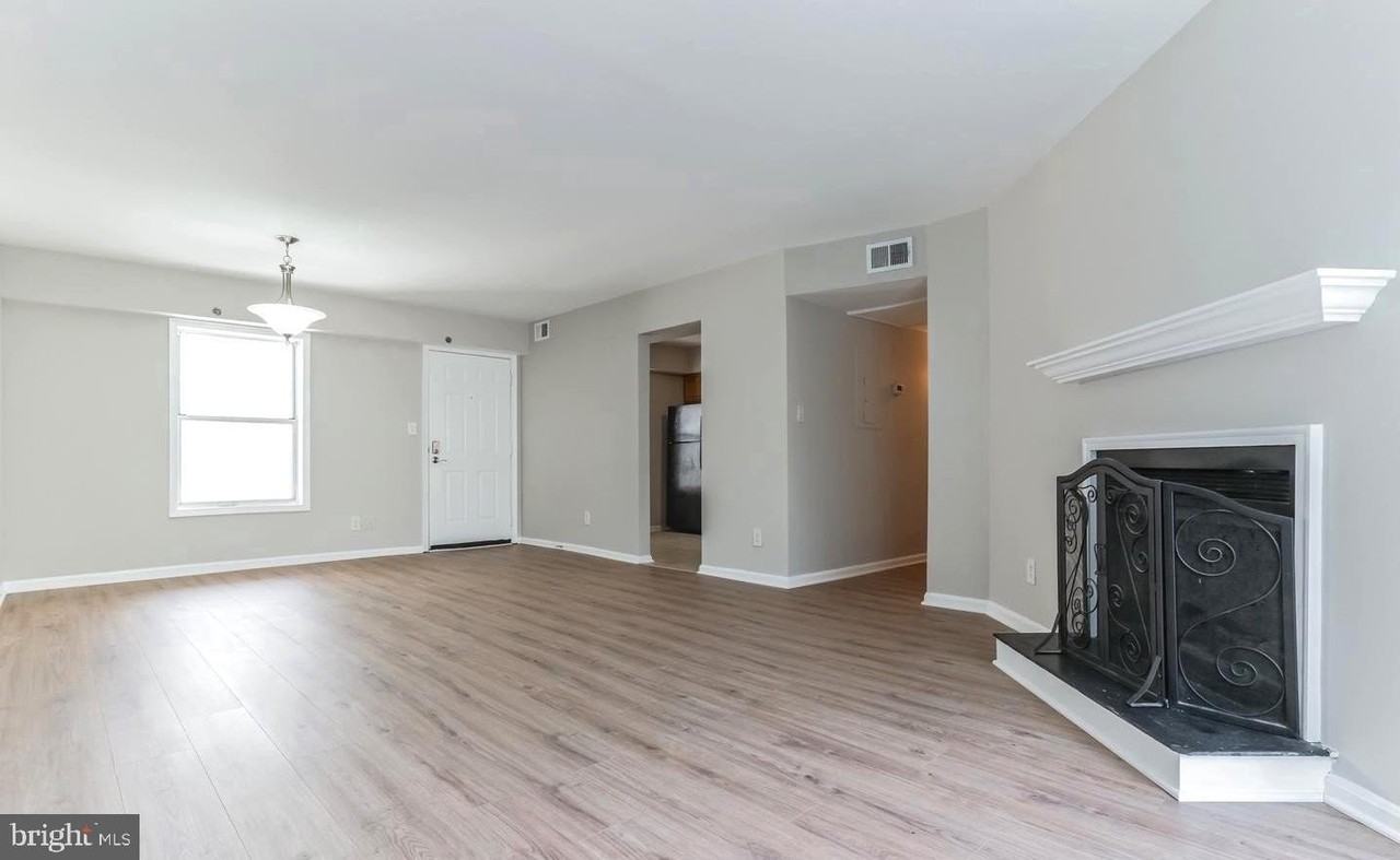 3179 Summit Square Dr #2E6 - Photo 5 of 36