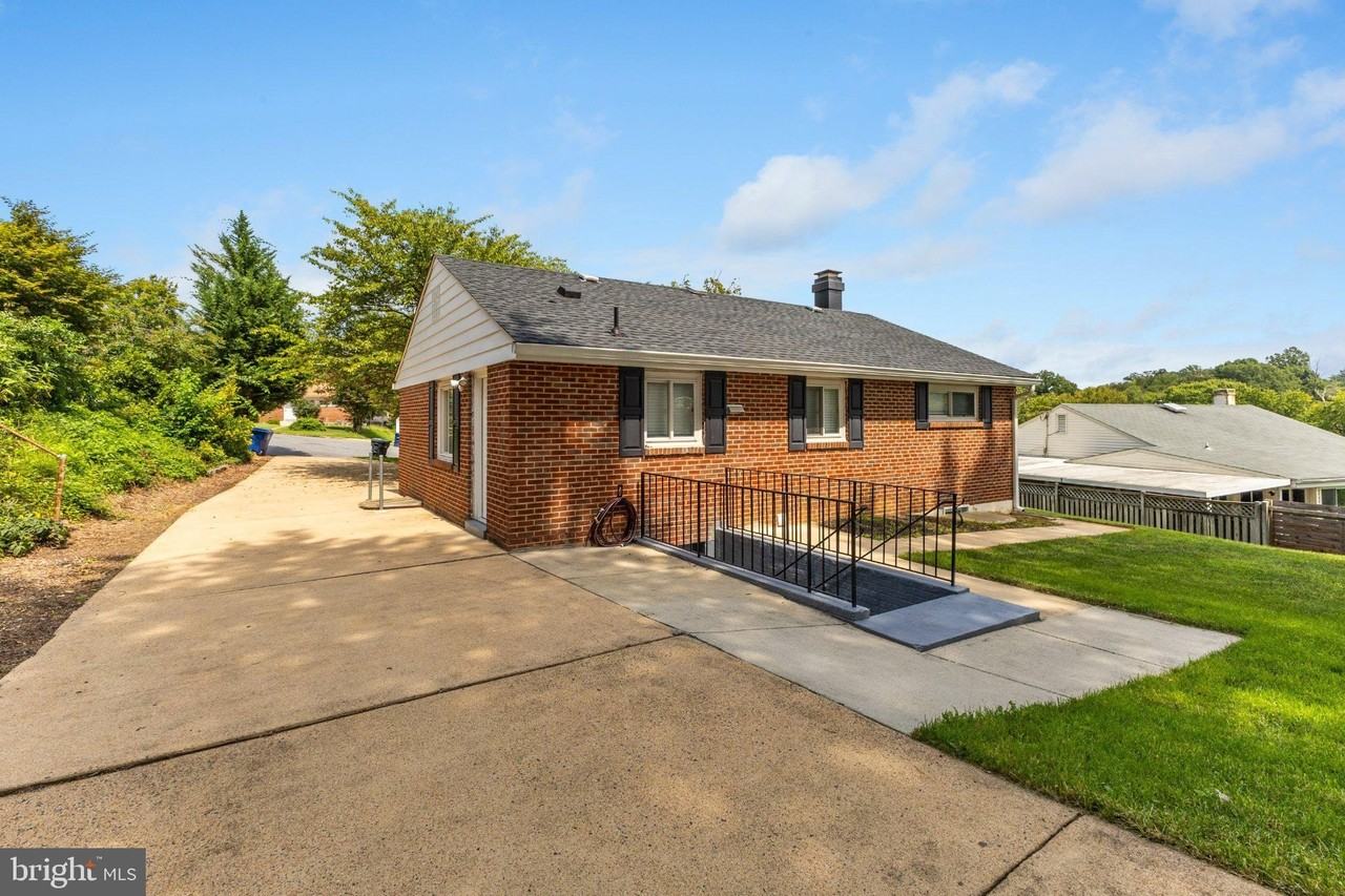 3709 Heather Ct - Photo 6 of 28