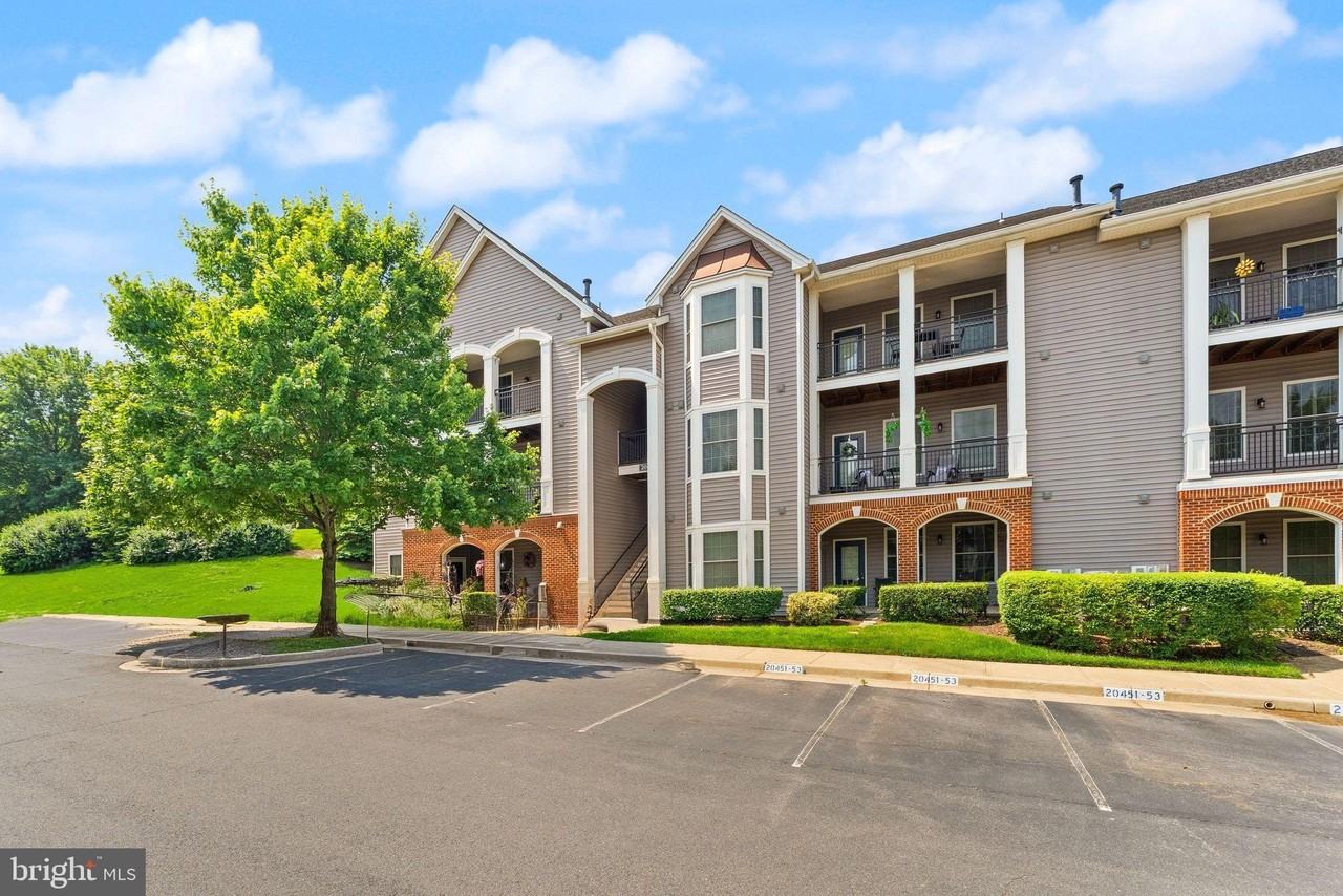 20453 Chesapeake Sq #103 - Photo 2 of 45