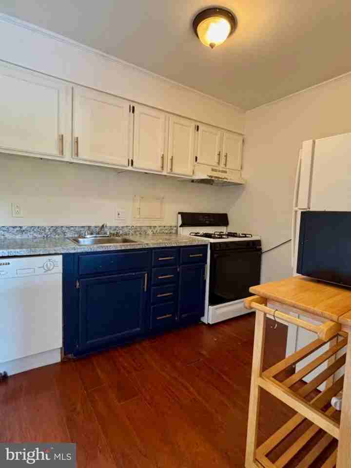 12652 Dara Dr #301 - Photo 7 of 50