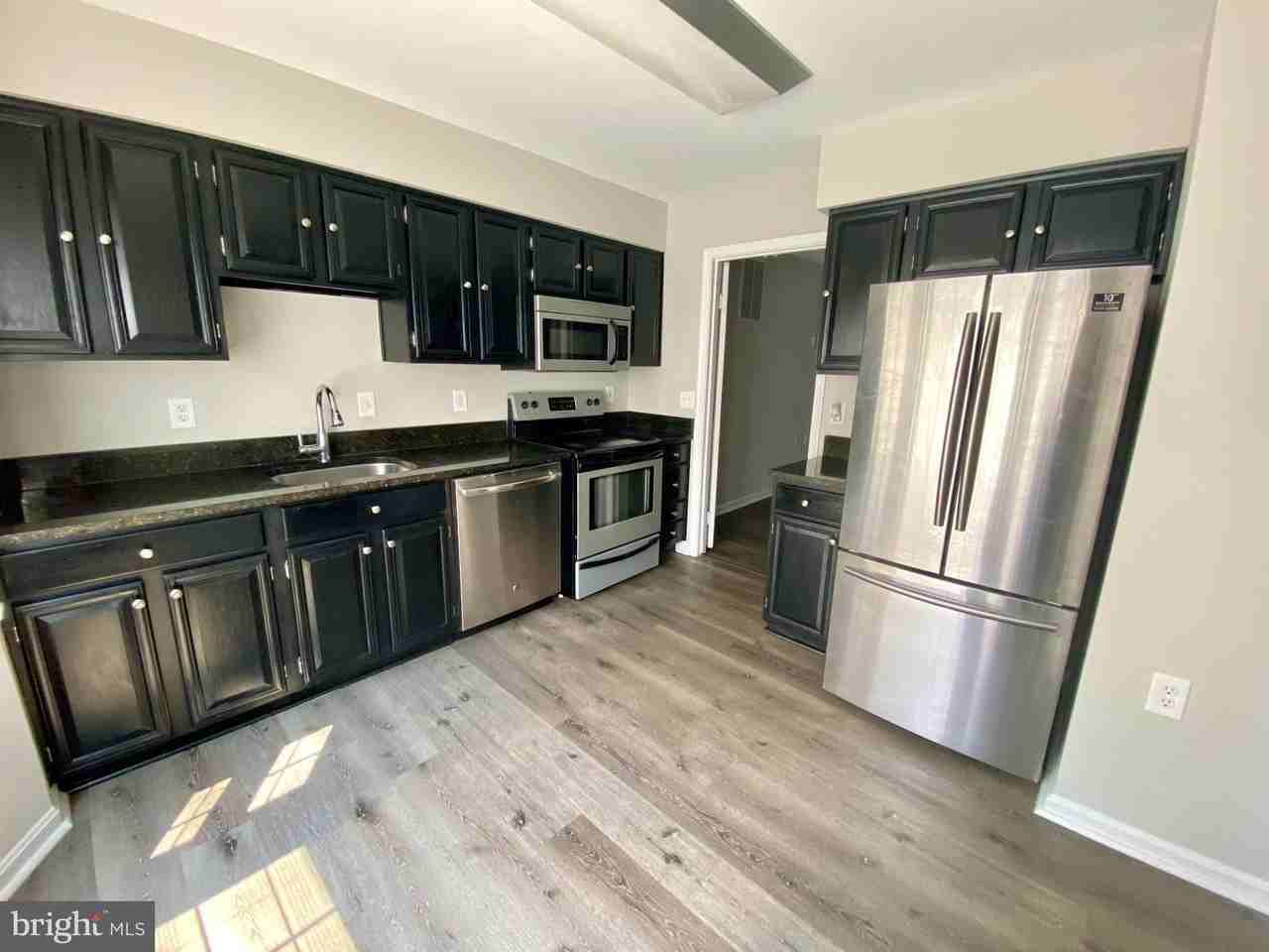 11370 Cromwell Ct - Photo 2 of 14