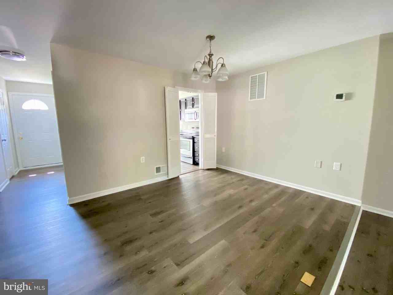 11370 Cromwell Ct - Photo 3 of 14