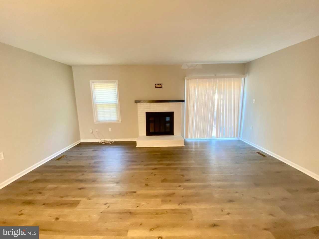 11370 Cromwell Ct - Photo 4 of 14