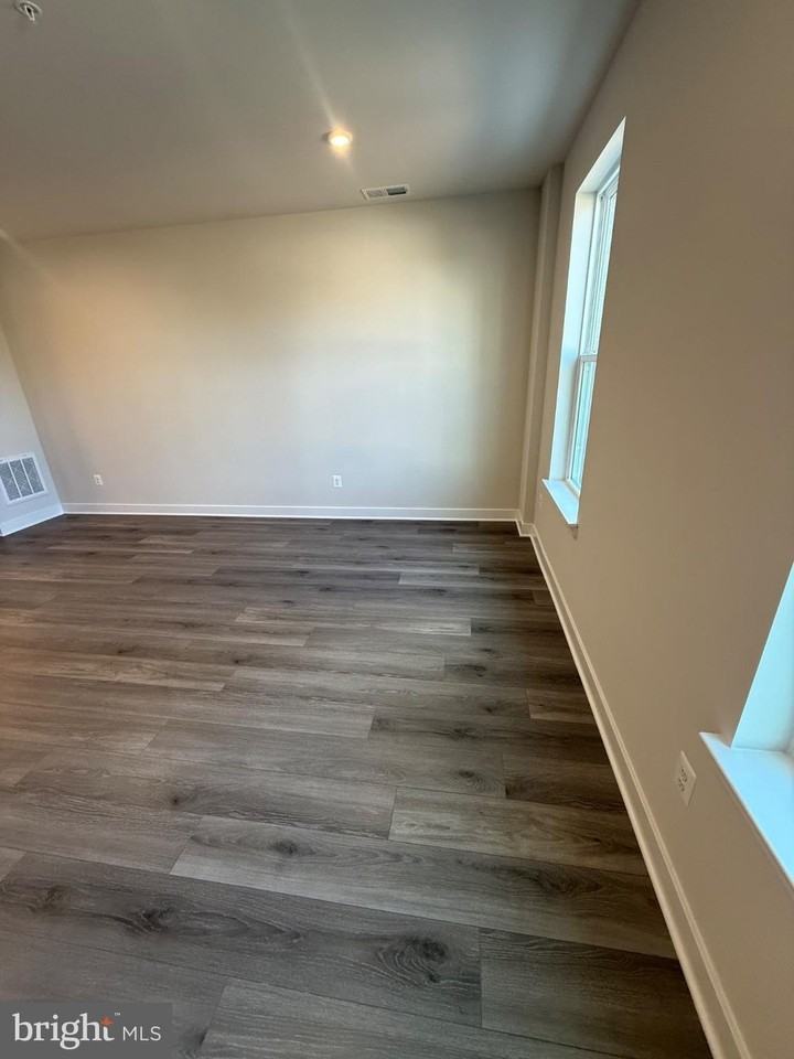 8144 Foxwood Dr - Photo 4 of 22
