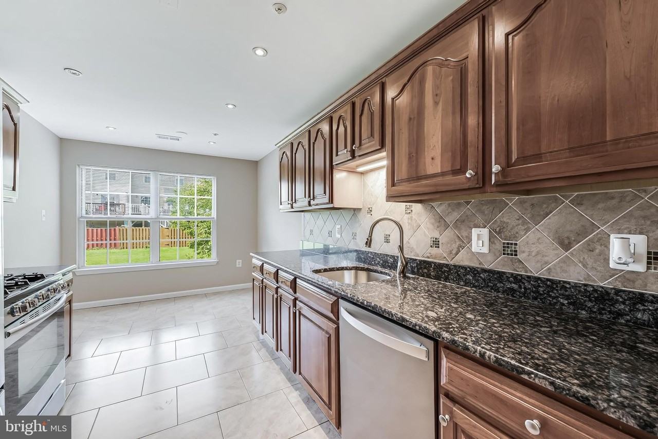11236 Stagestone Way - Photo 7 of 40