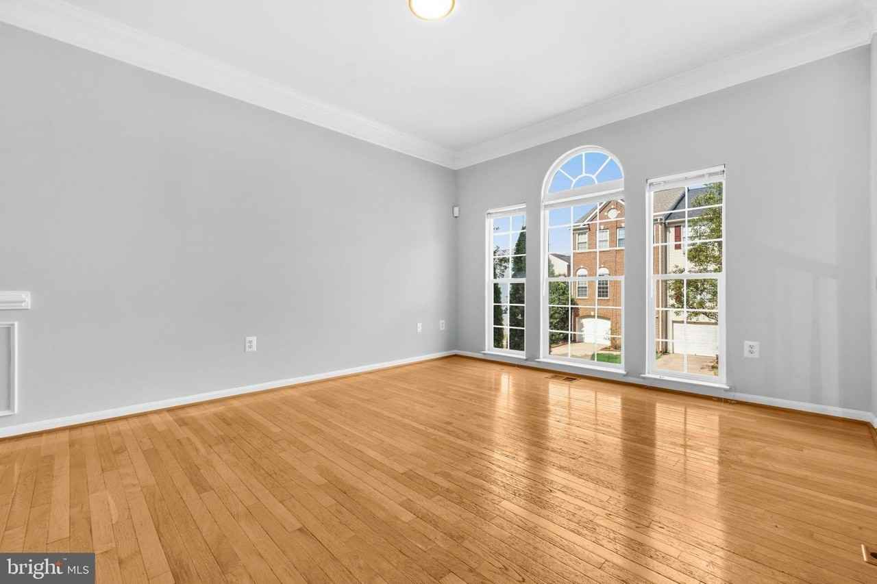 6687 Roderick Loop - Photo 7 of 46