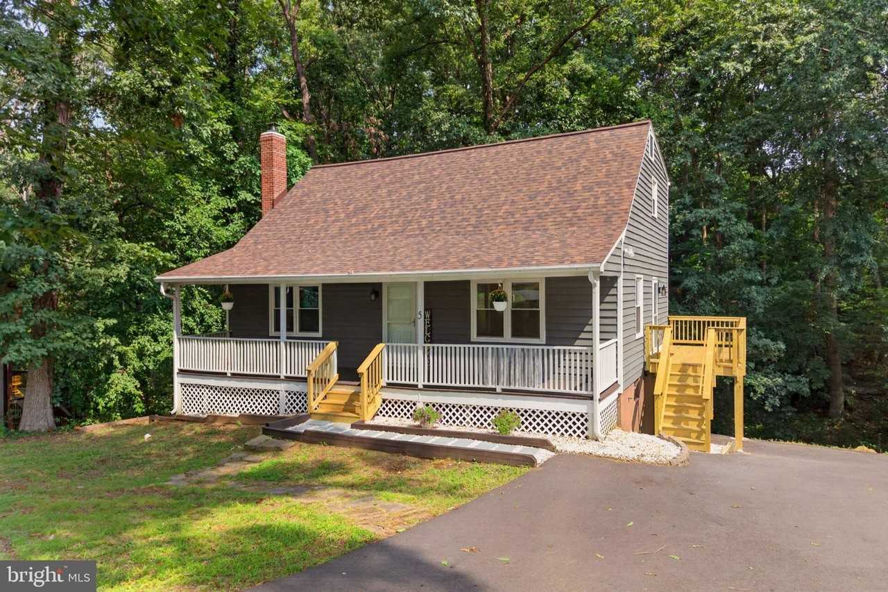 5 Huntington Dr - Photo 2 of 35