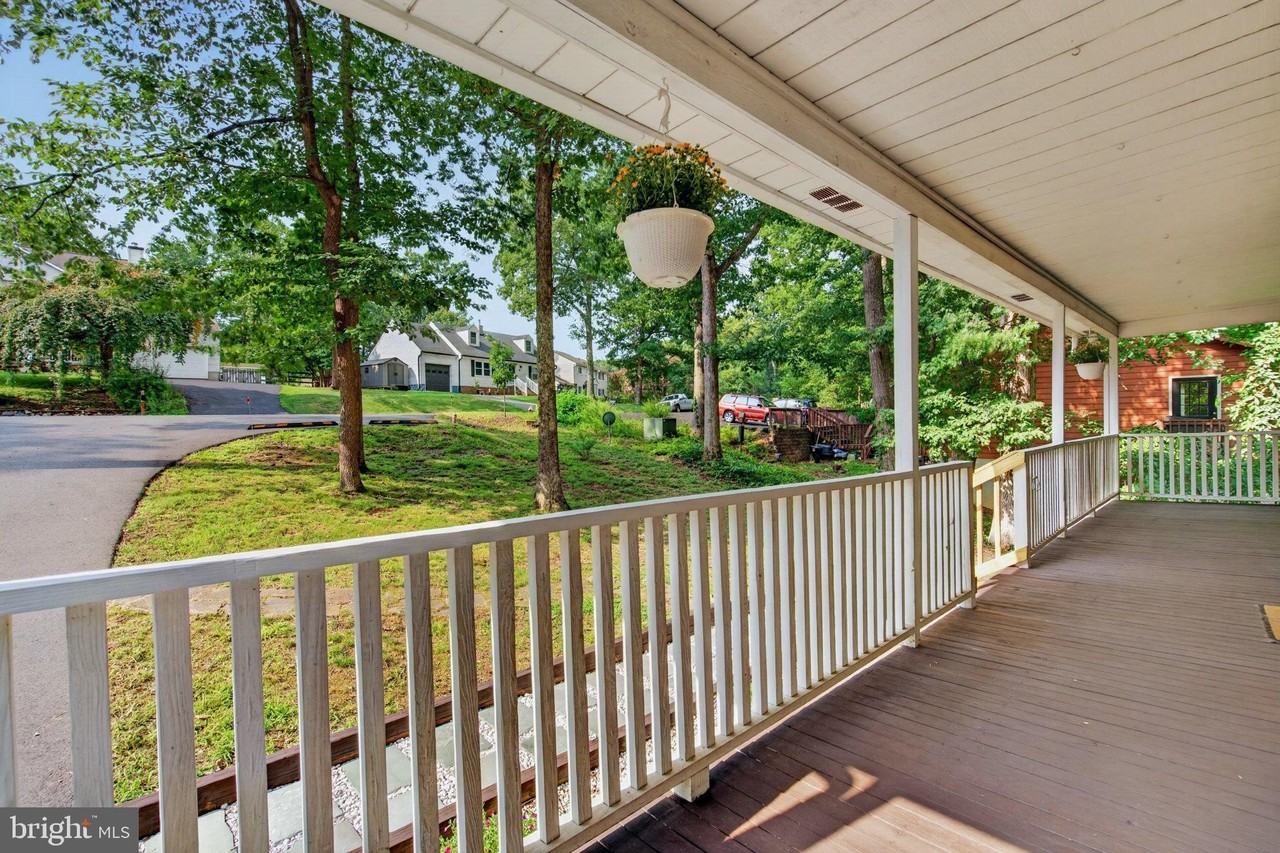 5 Huntington Dr - Photo 6 of 35